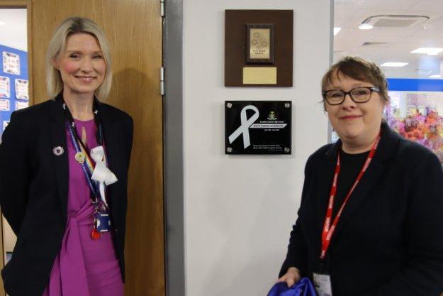 MP Maria Eagle Visits for White Ribbon Day
